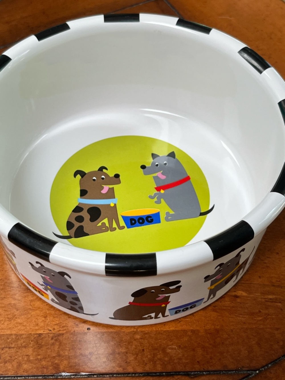 Large whimsical checkered stoneware dog bowl / dish - Picture 3 of 7